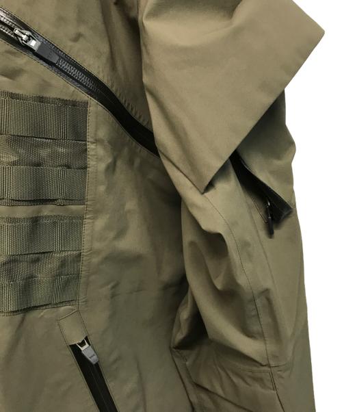 ACRONYM（アクロニウム）ACRONYM (アクロニウム) 3L GORE TEX PRO TEC SYS INTEROPS JACKET オリーブ サイズ:SIZE Mの古着・服飾アイテム