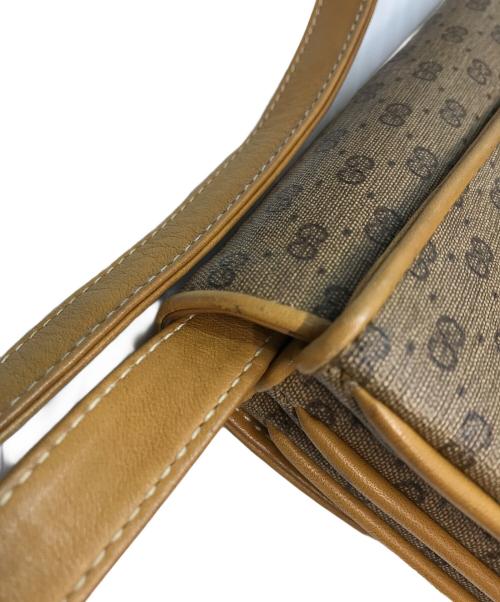 GUCCI（グッチ）GUCCI (グッチ) ヴィンテージレザーショルダーショルダーバッグ ベージュの古着・服飾アイテム