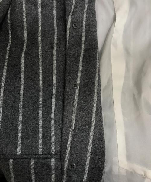 COMME des GARCONS HOMME PLUS（コムデギャルソンオムプリュス）COMME des GARCONS HOMME PLUS (コムデギャルソンオムプリュス) ダブルボタンジャケット 2024AW 理性の解剖学期 グレー×ホワイト サイズ:Mの古着・服飾アイテム