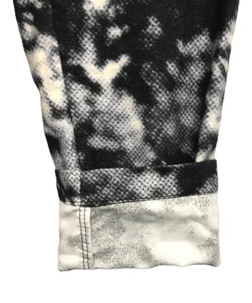 ISSEY MIYAKE（イッセイミヤケ）ISSEY MIYAKE (イッセイミヤケ) 総柄シャツ 日本製 ブラック×ホワイト サイズ:SIZE 2の古着・服飾アイテム