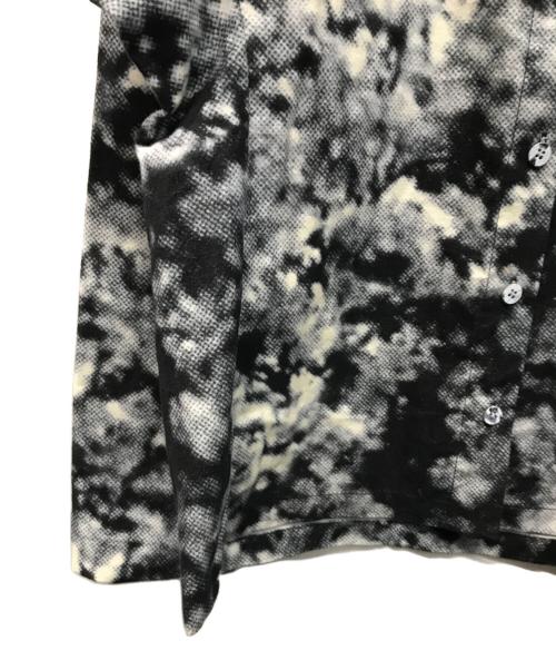 ISSEY MIYAKE（イッセイミヤケ）ISSEY MIYAKE (イッセイミヤケ) 総柄シャツ 日本製 ブラック×ホワイト サイズ:SIZE 2の古着・服飾アイテム