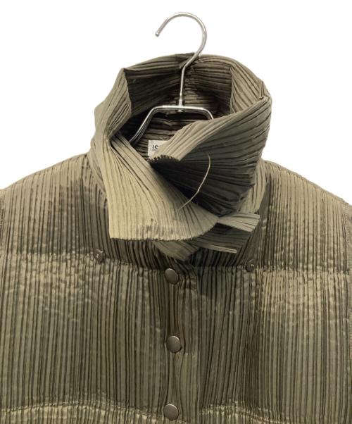 ISSEY MIYAKE（イッセイミヤケ）ISSEY MIYAKE (イッセイミヤケ) プリーツダウンベスト 日本製 カーキ×ブルー サイズ:Mの古着・服飾アイテム