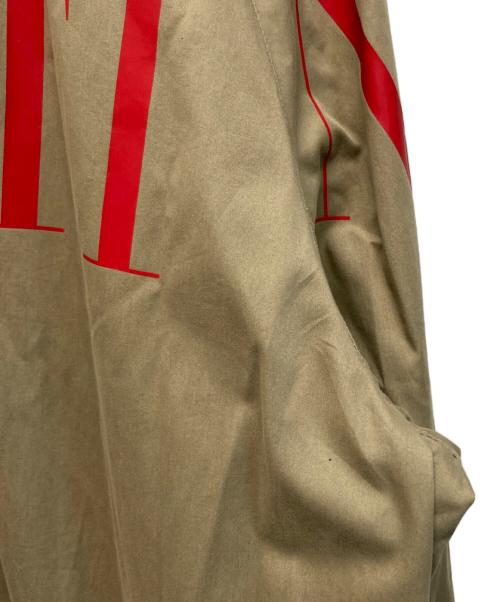 VALENTINO（ヴァレンティノ）VALENTINO (ヴァレンティノ) ロゴプリントコットンステンカラーコート ベージュ サイズ:SIZE 48の古着・服飾アイテム