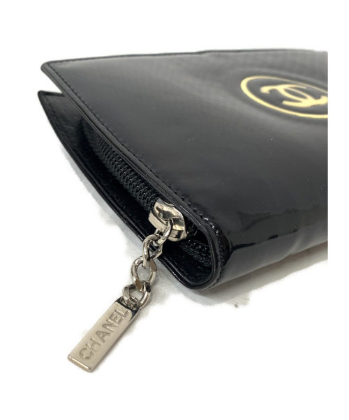 CHANEL（シャネル）CHANEL (シャネル) ココマーク エナメル財布 ブラック メイクアップライン 製造番号 13211884の古着・服飾アイテム
