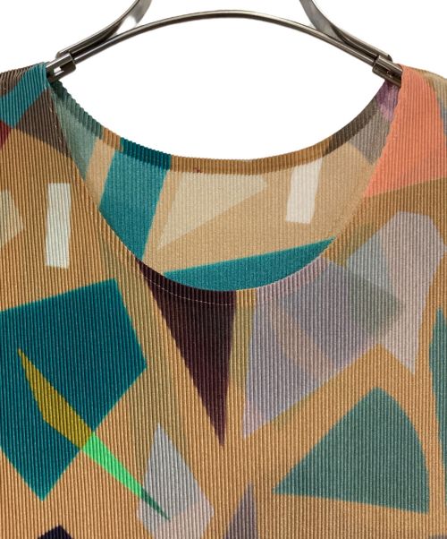 PLEATS PLEASE（プリーツプリーズ）PLEATS PLEASE (プリーツプリーズ) 総柄プリーツノースリーブカットソー マルチカラー サイズ:03の古着・服飾アイテム