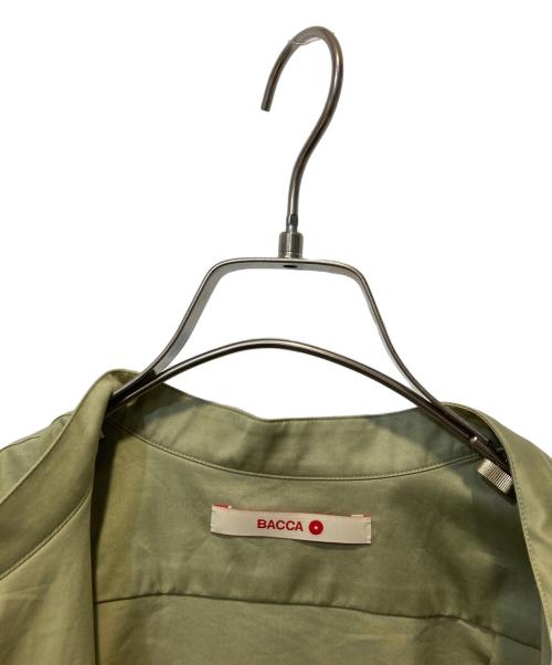 BACCA（バッカ）BACCA (バッカ) コットンバックサテンスタンドカラーロングシャツ 黄緑 サイズ:36の古着・服飾アイテム
