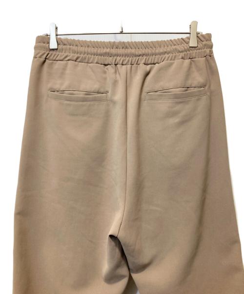 juha（ユハ）juha (ユハ) FRONT SLIT TAPERED PANTS ベージュ サイズ:1の古着・服飾アイテム