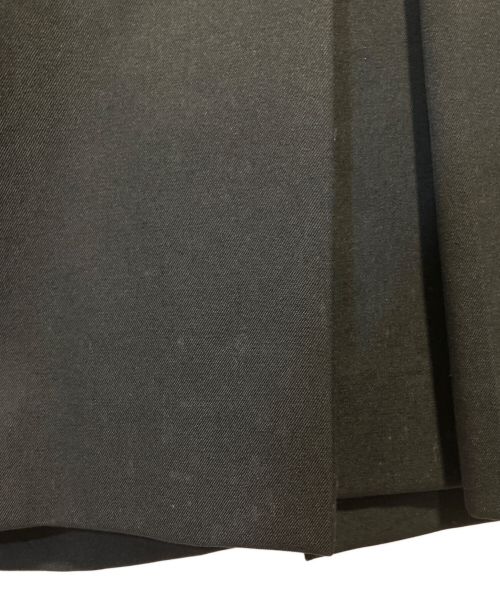 COMME des GARCONS HOMME PLUS（コムデギャルソンオムプリュス）COMME des GARCONS HOMME PLUS (コムデギャルソンオムプリュス) タックハーフパンツ ブラック サイズ:Sの古着・服飾アイテム