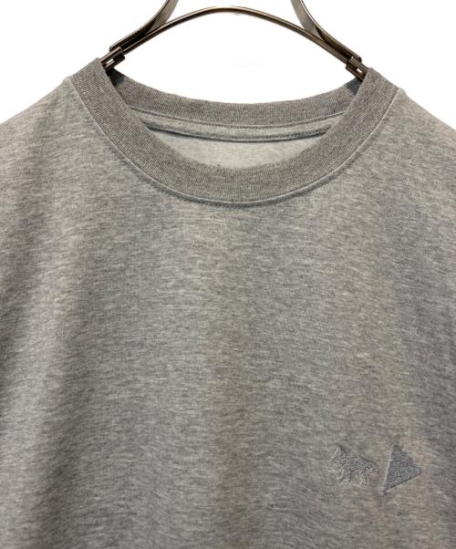 maison kitsune（メゾンキツネ）MAISON KITSUNE (メゾンキツネ) and wander (アンドワンダー) プリントカットソー グレー サイズ:4の古着・服飾アイテム