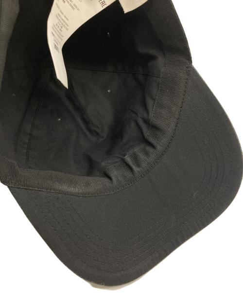 MM6 Maison Margiela（エムエムシックスメゾンマルジェラ）MM6 Maison Margiela (エムエムシックス メゾンマルジェラ) ロゴ刺繍キャップ ブラックの古着・服飾アイテム