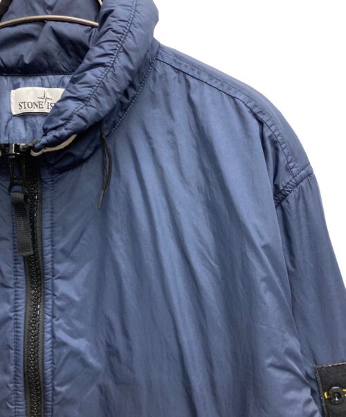 STONE ISLAND（ストーンアイランド）STONE ISLAND (ストーンアイランド) ガーメントダイナイロンプリマロフトスタンドカラーブルゾン ネイビー サイズ:XLの古着・服飾アイテム