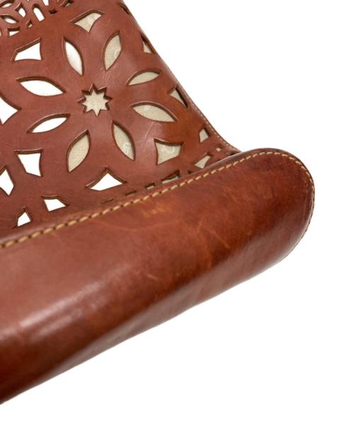 genten（ゲンテン）genten (ゲンテン) カットワークレザーショルダーバッグ ブラウンの古着・服飾アイテム