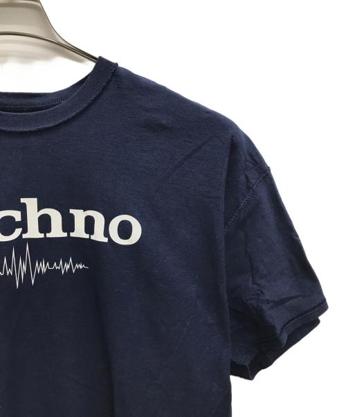 is-ness（イズネス）is-ness (イズネス) TECHNO REFLECT PRINT T-SHIRT ネイビー サイズ:フリーサイズの古着・服飾アイテム