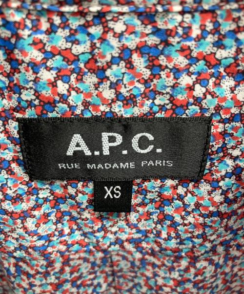 A.P.C.（アーペーセー）A.P.C. (アーペーセー) 総柄半袖シャツ レッド サイズ:XSの古着・服飾アイテム