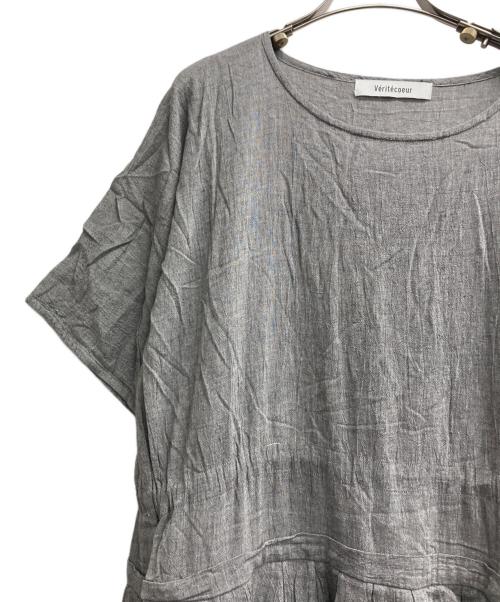 Veritecoeur（ヴェリテクール）Veritecoeur (ヴェリテクール) キャッチワッシャーランダムタックワンピース グレー サイズ:Fの古着・服飾アイテム