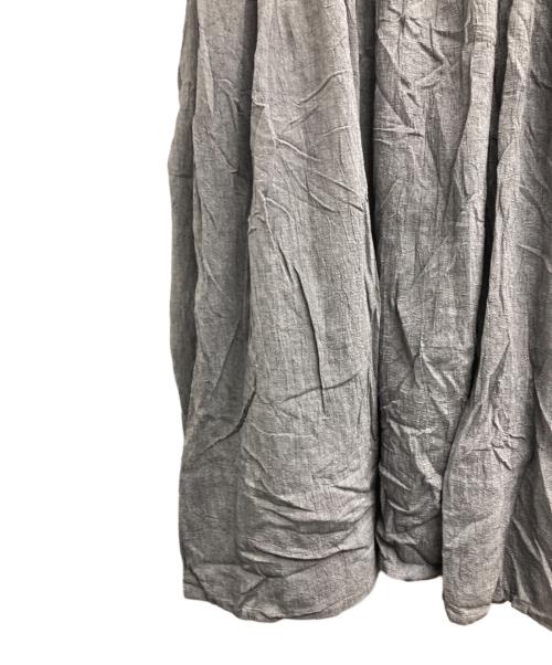 Veritecoeur（ヴェリテクール）Veritecoeur (ヴェリテクール) キャッチワッシャーランダムタックワンピース グレー サイズ:Fの古着・服飾アイテム