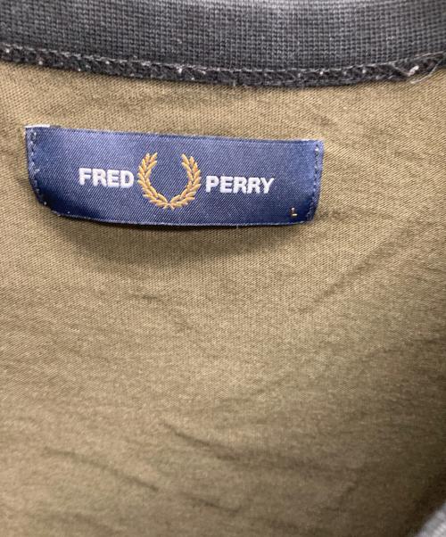 FRED PERRY（フレッドペリー）FRED PERRY (フレッドペリー) サイドラインTシャツ オリーブ サイズ:Lの古着・服飾アイテム