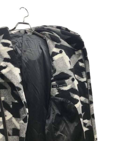 NO ID.（ノーアイディー）NO ID. (ノーアイディー) フライフロントフーデッドコート ホワイト×ブラック サイズ:2の古着・服飾アイテム