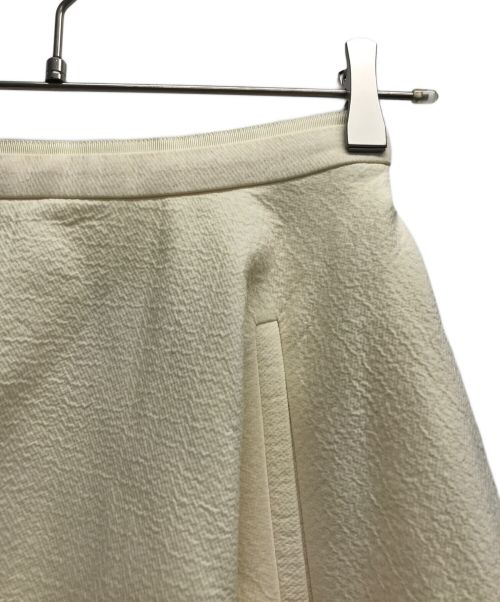 FOXEY（フォクシー）FOXEY (フォクシー) スノーフレアスカート ホワイト サイズ:38の古着・服飾アイテム