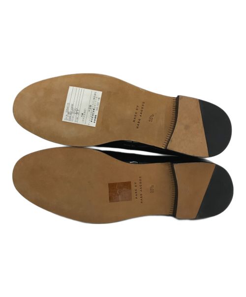 Marc by Marc Jacobs（マークバイマークジェイコブス）Marc by Marc Jacobs (マークバイマークジェイコブス) エナメルレザースリッポン ブラック サイズ:351/2の古着・服飾アイテム