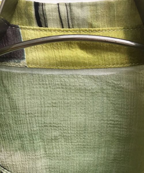 Lily Brown（リリーブラウン）Lily Brown (リリーブラウン) アートテキスタイルシャツ イエロー サイズ:Freeの古着・服飾アイテム