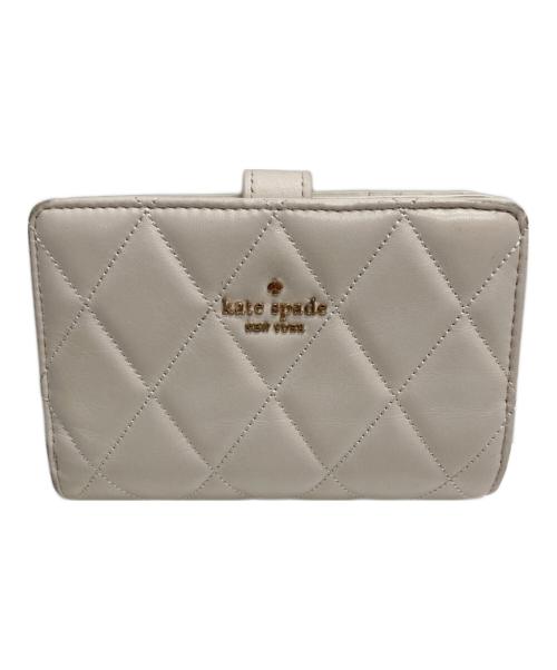 Kate Spade（ケイトスペード）Kate Spade (ケイトスペード) キャリー ミディアム コンパクト バイフォールド ウォレット ホワイトの古着・服飾アイテム