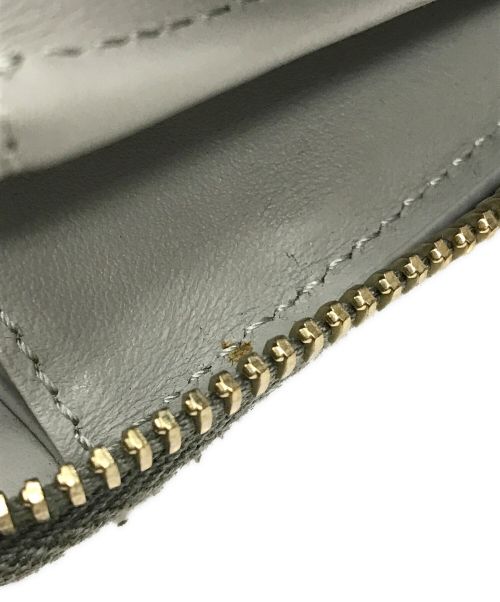 FENDI（フェンディ）FENDI (フェンディ) プレキシガラススタッズウォレット グレーの古着・服飾アイテム