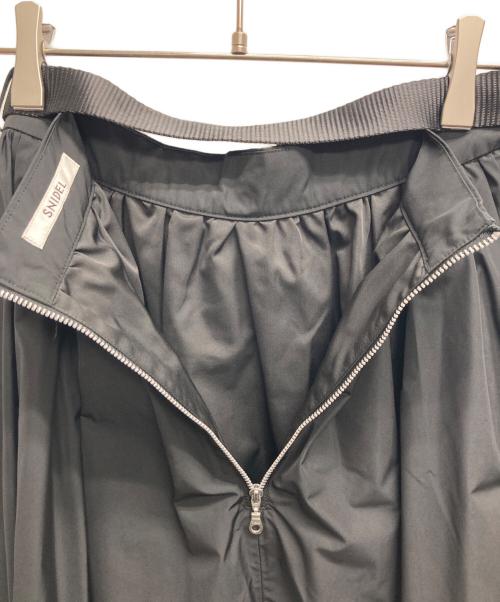 Snidel（スナイデル）Snidel (スナイデル) ミディベルティッドボリュームスカート ブラックの古着・服飾アイテム