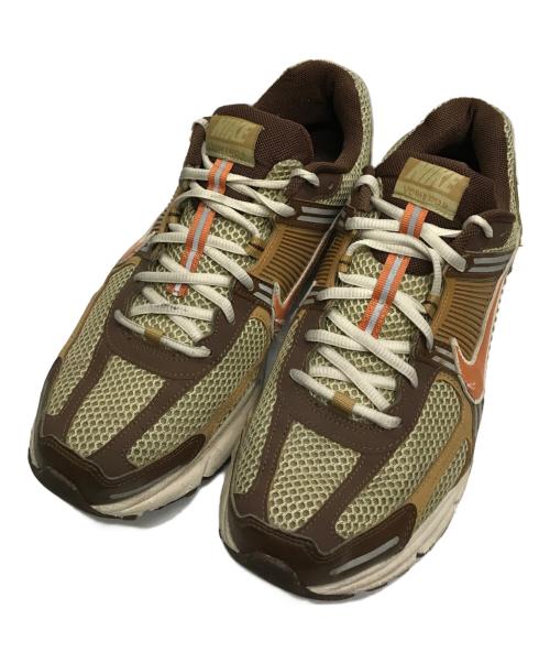 NIKE（ナイキ）NIKE (ナイキ) Zoom Vomero 5 ベージュ×ブラウン サイズ:28の古着・服飾アイテム