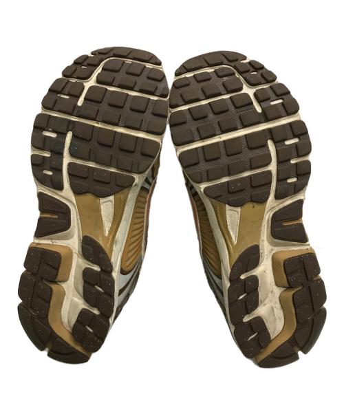 NIKE（ナイキ）NIKE (ナイキ) Zoom Vomero 5 ベージュ×ブラウン サイズ:28の古着・服飾アイテム