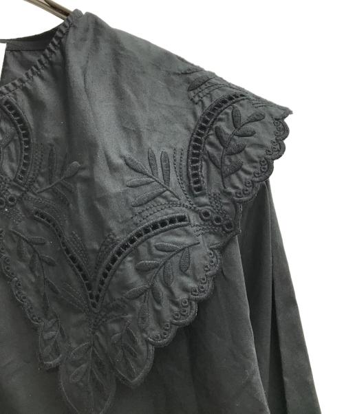 UNITED ARROWS TOKYO（ユナイテッドアローズトウキョウ）UNITED ARROWS TOKYO (ユナイテッドアローズトウキョウ) エンブロイダリーカラー 2WAY ブラウス ブラック サイズ:Freeの古着・服飾アイテム