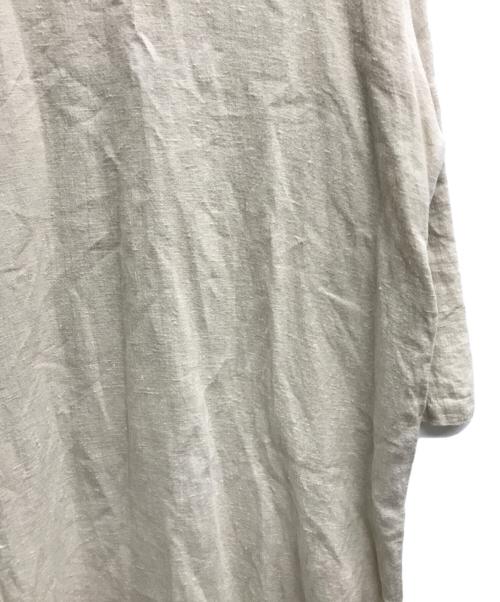 evam eva vie（エヴァムエヴァ ヴィー）evam eva vie (エヴァムエヴァ ヴィー) ドロップショルダーVネックワンピース ベージュ サイズ:1の古着・服飾アイテム