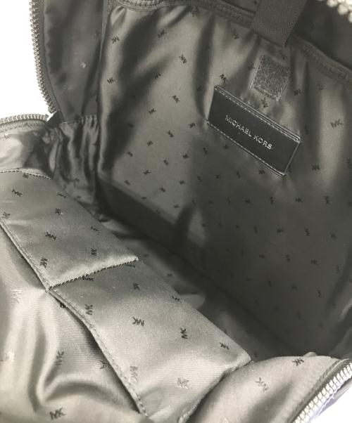 MICHAEL KORS（マイケル・コース）MICHAEL KORS (マイケルコース) Kent Sport Backpack ネイビーの古着・服飾アイテム