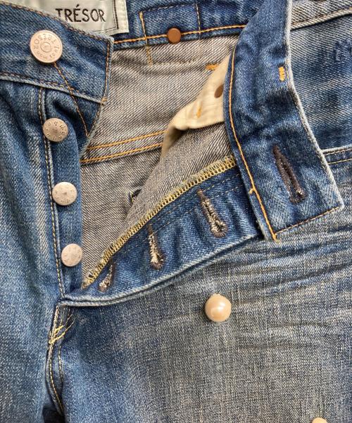 Tu es mon TRESOR（トゥ エ モン トレゾア）Tu es mon TRESOR (トゥ エ モン トレゾア) パール装飾デニムパンツ インディゴ サイズ:2の古着・服飾アイテム