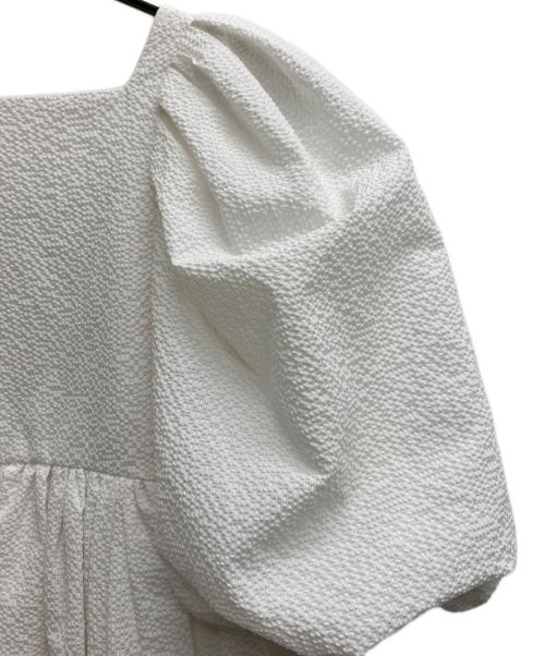 Mila Owen（ミラオーウェン）Mila Owen (ミラオーウェン) バックリボンバルーンスリーブチュニック ホワイト サイズ:Sの古着・服飾アイテム