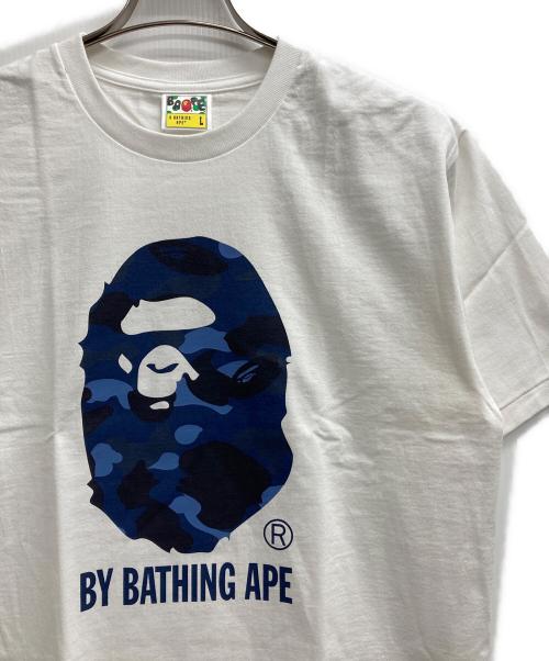A BATHING APE（ア ベイシング エイプ）A BATHING APE (ア ベイシング エイプ) COLOR CAMO COLLEGE TEE ホワイト サイズ:Lの古着・服飾アイテム