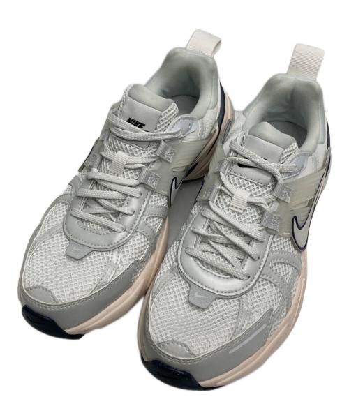 NIKE（ナイキ）NIKE (ナイキ) W V2K RUN PLATINUM(W V2K ランプラチナム) グレー サイズ:25cmの古着・服飾アイテム