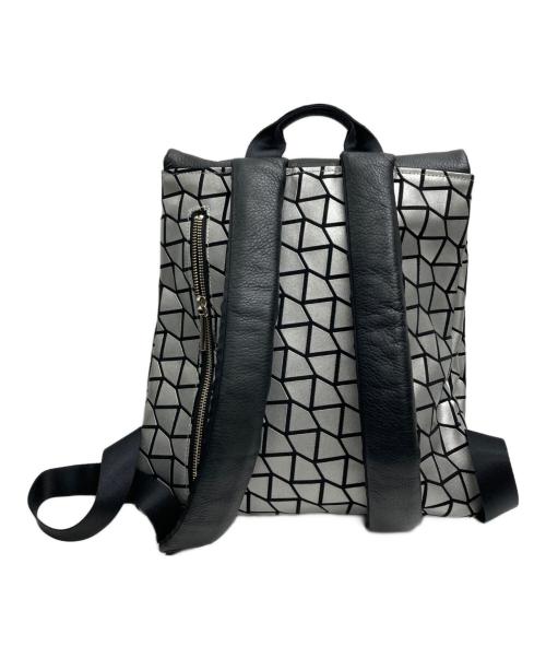 chi.wata（チワタ）chi.wata (チワタ) バックパック シルバー×ブラックの古着・服飾アイテム