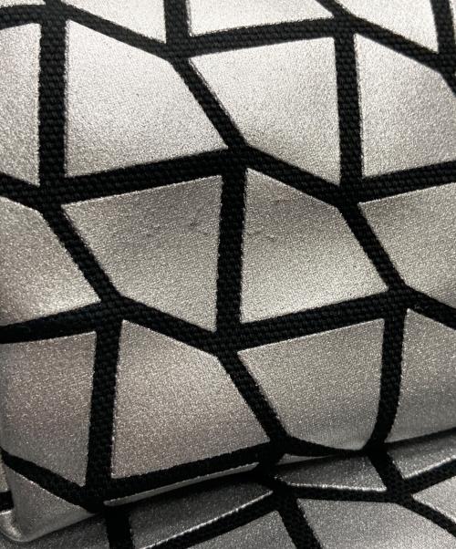 chi.wata（チワタ）chi.wata (チワタ) バックパック シルバー×ブラックの古着・服飾アイテム