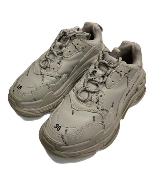 BALENCIAGA（バレンシアガ）BALENCIAGA (バレンシアガ) Triple S オールオーバー ロゴ グレー サイズ:24cmの古着・服飾アイテム