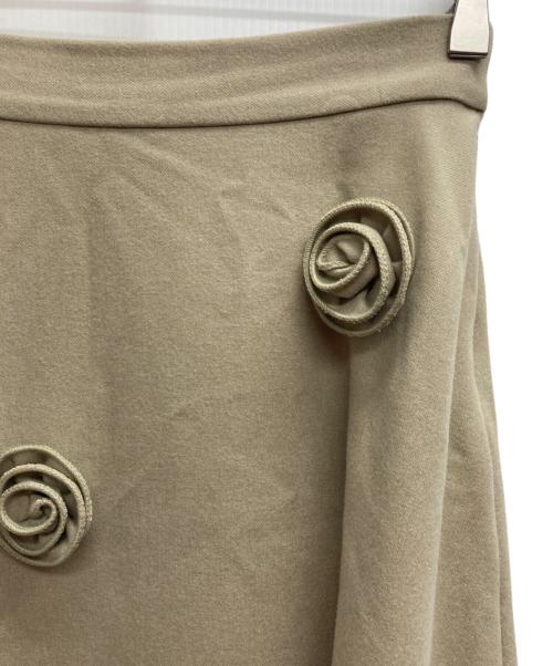 Ameri（アメリ）AMERI (アメリ) CHERRY ROSE FLARE SKIRT ベージュ サイズ:Mの古着・服飾アイテム
