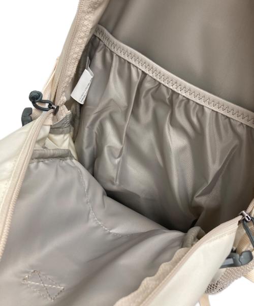 Columbia（コロンビア）Columbia (コロンビア) CASTLE ROCK 15 アイボリーの古着・服飾アイテム