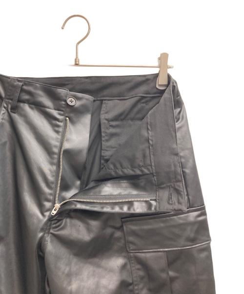 BARNEYS NEWYORK（バーニーズ・ニューヨーク）BARNEYS NEWYORK (バーニーズ・ニューヨーク) サテンカーゴパンツ ブラック サイズ:Mの古着・服飾アイテム