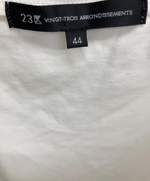 23区（ニジュウサンク）23区 (ニジュウサンク) ペプラムカットチュラルコットンベアコンビ ペプラム カットソー ホワイト サイズ:44の古着・服飾アイテム