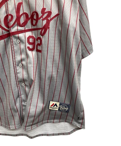 KEBOZ（ケボズ）KEBOZ (ケボズ) Majestic (マジェスティック) ベースボールシャツ グレー サイズ:Lの古着・服飾アイテム