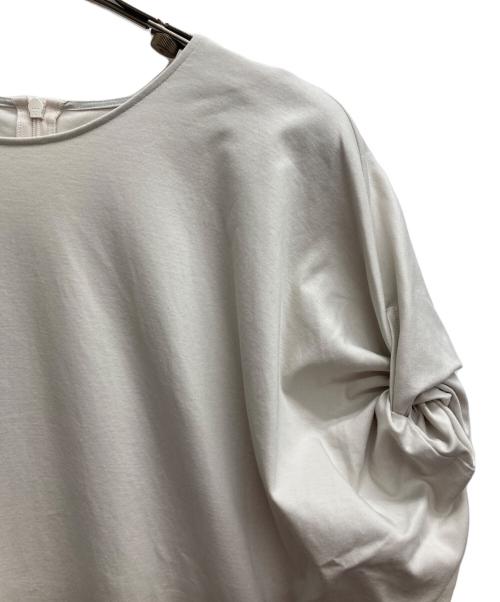 23区（ニジュウサンク）23区 (ニジュウサンク) スムースデザイン ツイスト カットソー ベージュ サイズ:32の古着・服飾アイテム