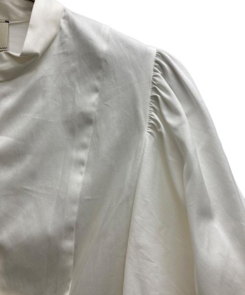 UNITED ARROWS TOKYO（ユナイテッドアローズトウキョウ）UNITED ARROWS TOKYO (ユナイテッドアローズトウキョウ) ペプラム フレアスリーブ ブラウス ホワイト サイズ:FREE 未使用品の古着・服飾アイテム