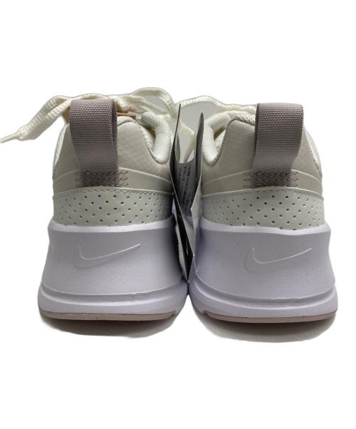 NIKE（ナイキ）NIKE (ナイキ) W AIRMAX NUAXIS ホワイト サイズ:25cm 未使用品の古着・服飾アイテム