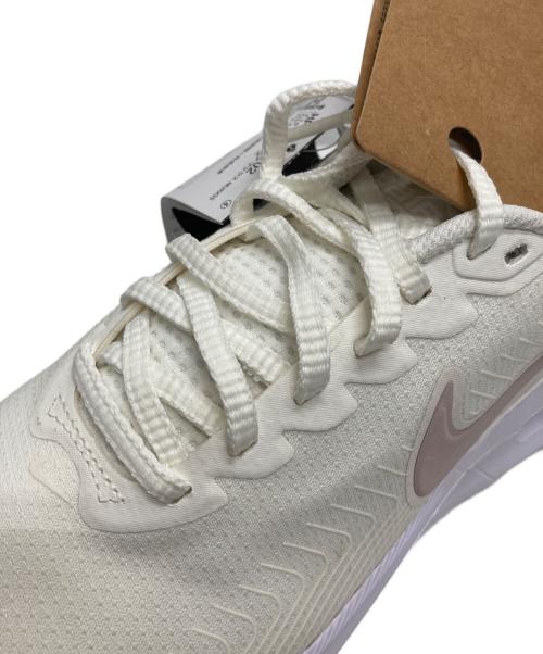 NIKE（ナイキ）NIKE (ナイキ) W AIRMAX NUAXIS ホワイト サイズ:25cm 未使用品の古着・服飾アイテム