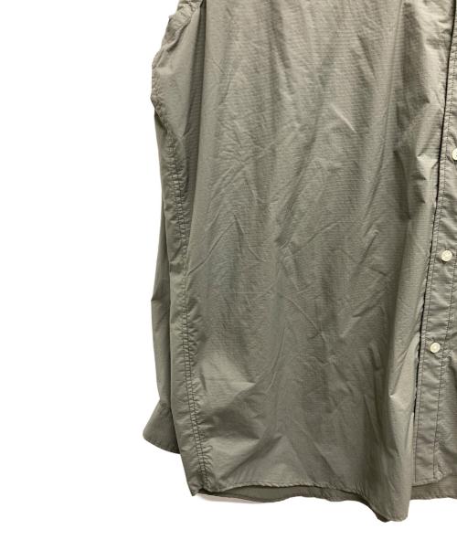 DAIWA PIER39（ダイワ ピア39）DAIWA PIER39 (ダイワ ピア39) TECH TRAVEL SHIRT カーキ サイズ:Lの古着・服飾アイテム